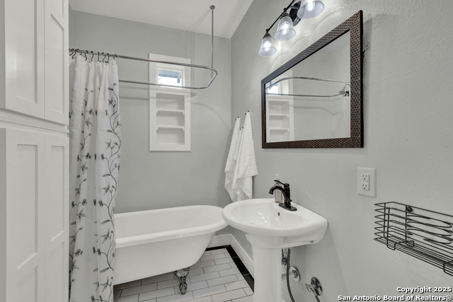 Listing photo id 17 for 8 Herry