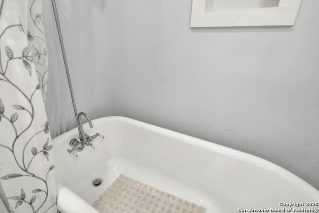 Listing photo id 19 for 8 Herry