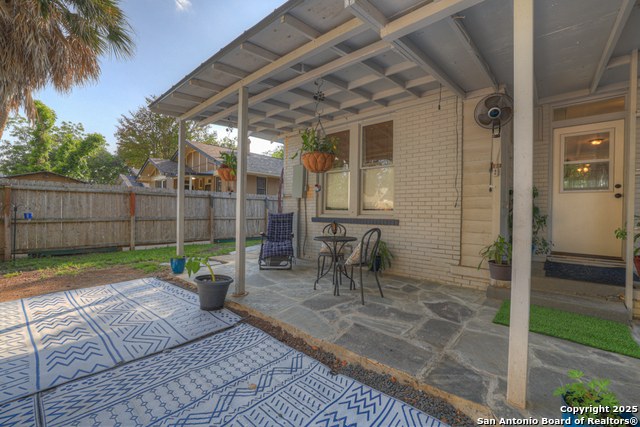 Listing photo id 27 for 8 Herry