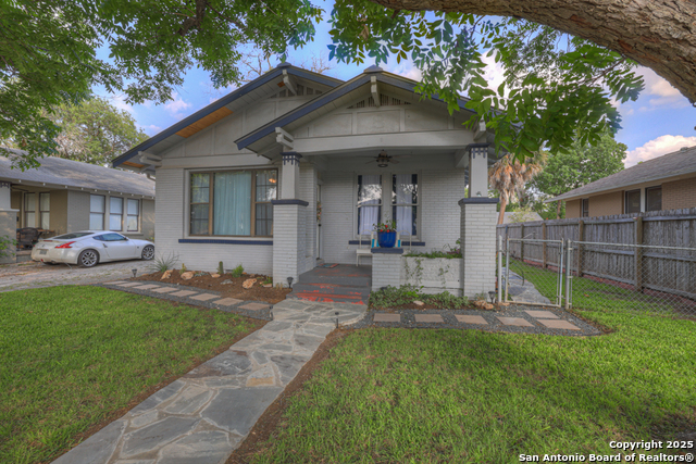 Listing photo id 1 for 8 Herry