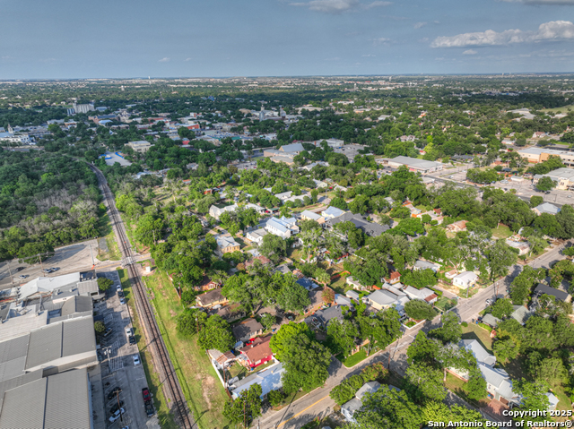 Listing photo id 28 for 8 Herry
