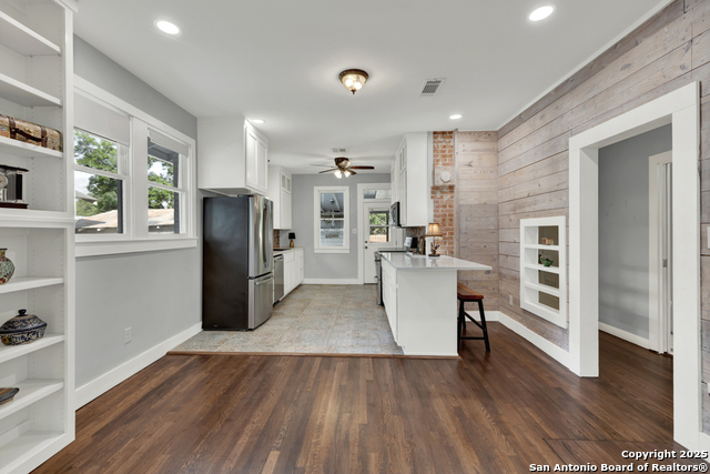Listing photo id 4 for 8 Herry