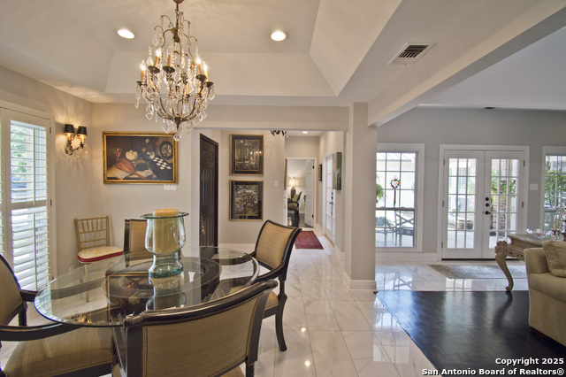Listing photo id 17 for 8 Kensington Ct
