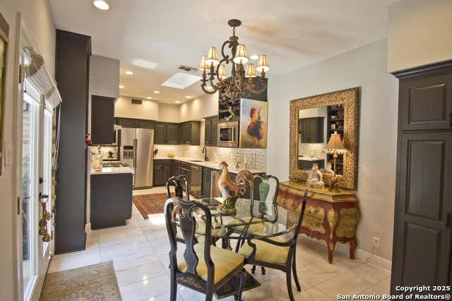Listing photo id 20 for 8 Kensington Ct