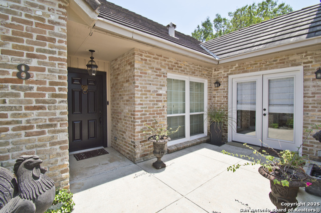Listing photo id 2 for 8 Kensington Ct