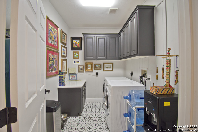 Listing photo id 43 for 8 Kensington Ct