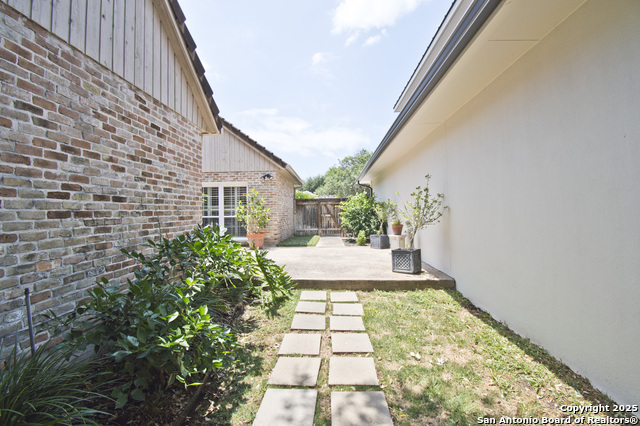 Listing photo id 49 for 8 Kensington Ct