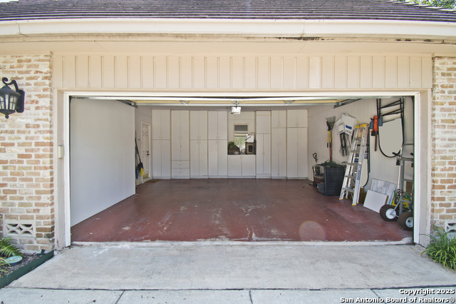 Listing photo id 53 for 8 Kensington Ct