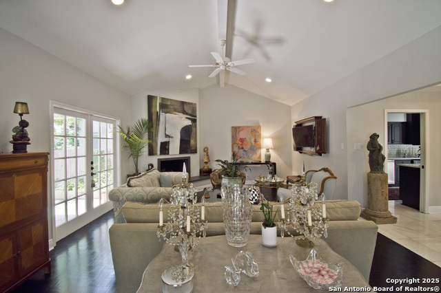 Listing photo id 7 for 8 Kensington Ct