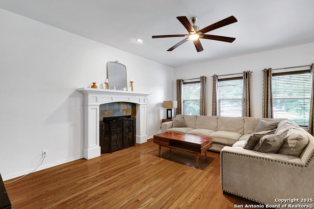 Image 17 of 40 For 4451 Taylors Bend