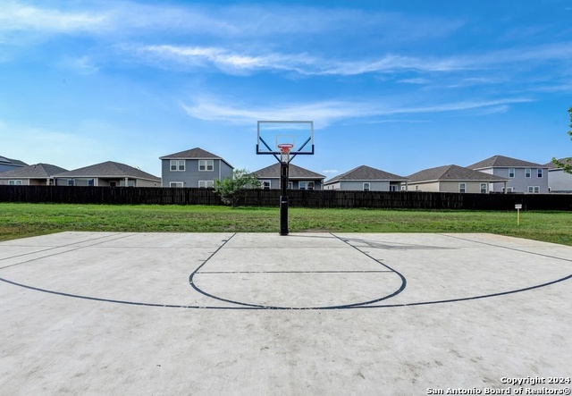 Listing photo id 11 for 5607 Finch Canyon