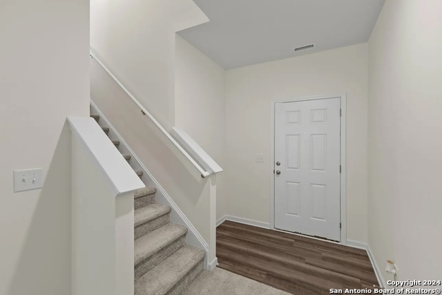 Listing photo id 1 for 5615 Finch Canyon