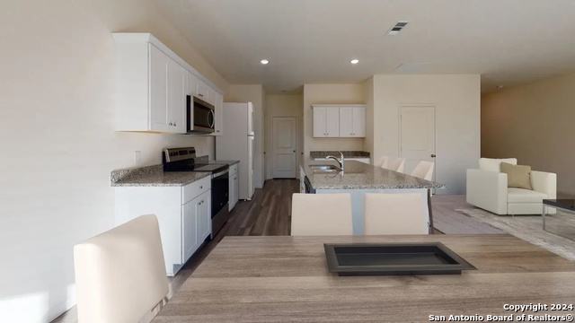 Listing photo id 3 for 5615 Finch Canyon