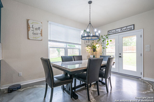 Listing photo id 10 for 137 Springtree Shadow