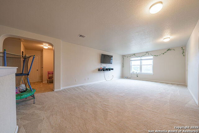 Listing photo id 25 for 137 Springtree Shadow