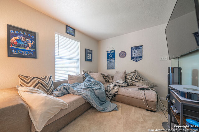 Listing photo id 27 for 137 Springtree Shadow