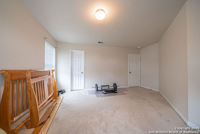 Listing photo id 33 for 137 Springtree Shadow