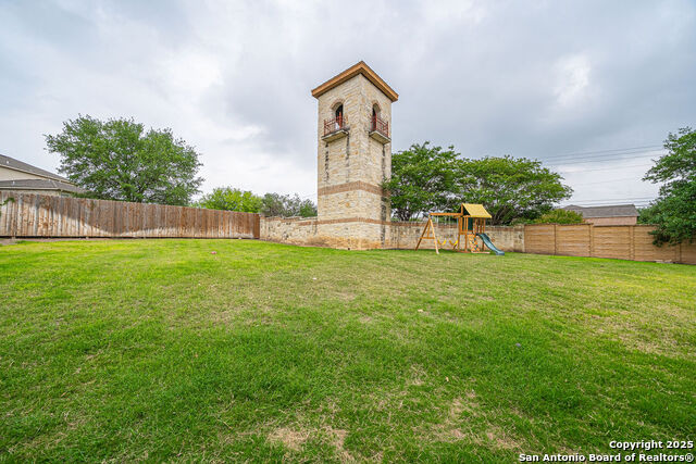 Listing photo id 40 for 137 Springtree Shadow