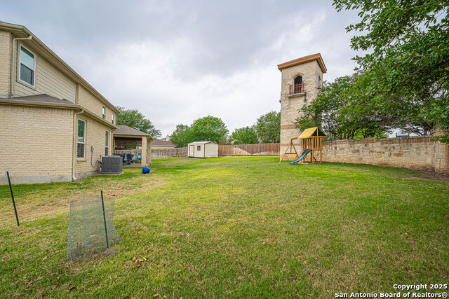 Listing photo id 42 for 137 Springtree Shadow