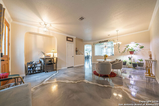 Listing photo id 5 for 137 Springtree Shadow