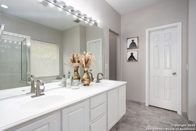 Listing photo id 15 for 20926 Encino Pebble