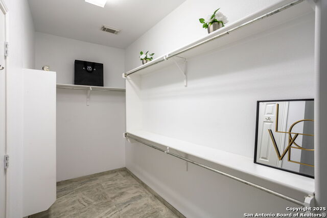 Listing photo id 17 for 20926 Encino Pebble