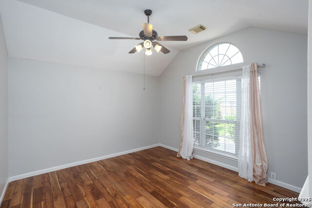 Listing photo id 18 for 20926 Encino Pebble