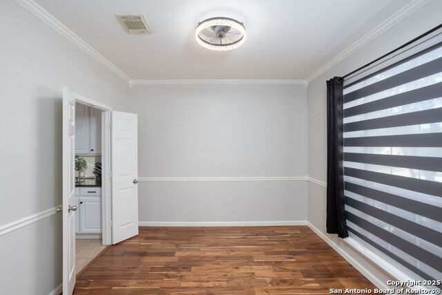 Listing photo id 3 for 20926 Encino Pebble