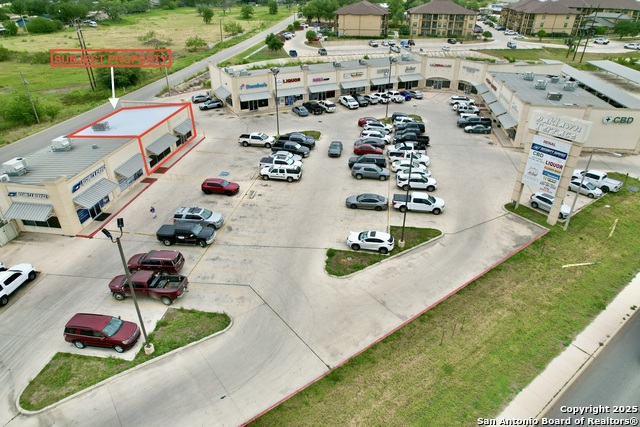 Image 3 of 8 For 1360 Oaklawn W C