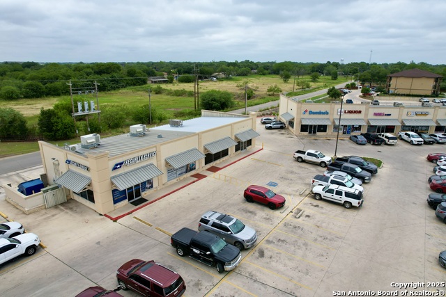 Image 4 of 8 For 1360 Oaklawn W C