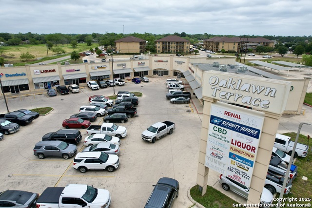 Image 6 of 8 For 1360 Oaklawn W C