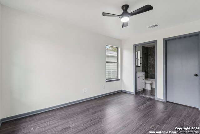 Listing photo id 9 for 228 Quinta St