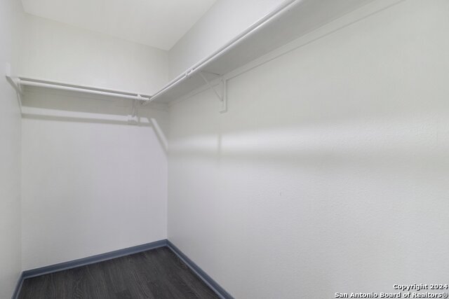 Listing photo id 12 for 228 Quinta St