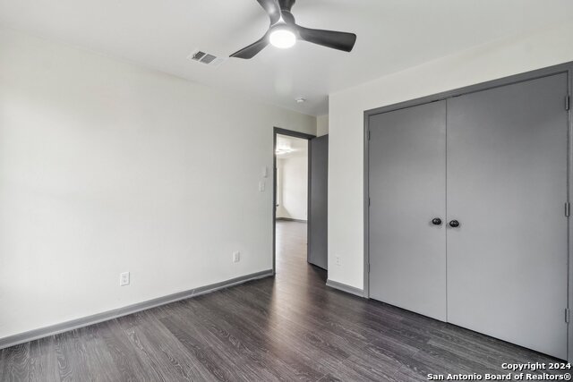 Listing photo id 17 for 228 Quinta St