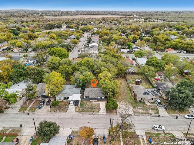 Listing photo id 25 for 228 Quinta St