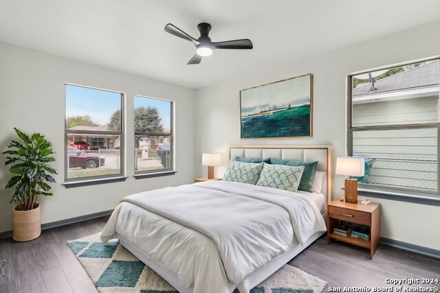 Listing photo id 2 for 228 Quinta St