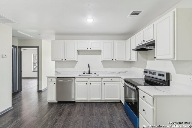 Listing photo id 6 for 228 Quinta St