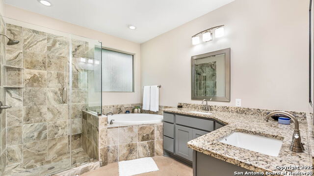 Listing photo id 9 for 1025 Deep Water