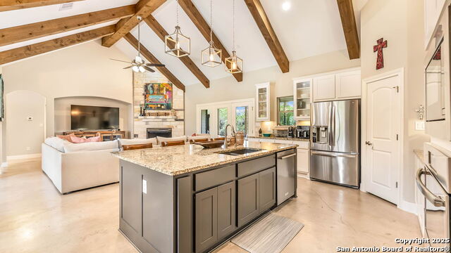 Listing photo id 3 for 1025 Deep Water