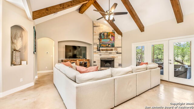 Listing photo id 4 for 1025 Deep Water