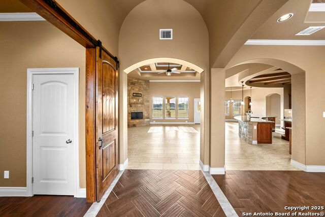 Listing photo id 15 for 128 Westfield Ranch
