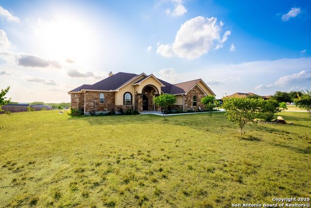 Listing photo id 1 for 128 Westfield Ranch
