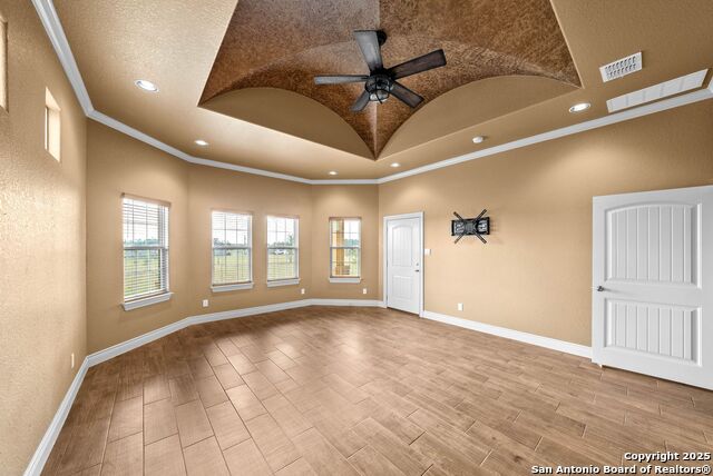 Listing photo id 31 for 128 Westfield Ranch