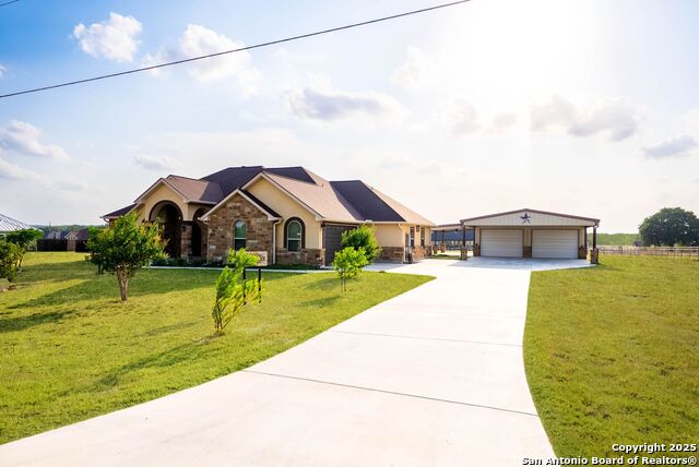 Listing photo id 2 for 128 Westfield Ranch