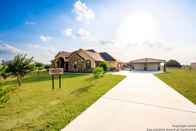 Listing photo id 3 for 128 Westfield Ranch