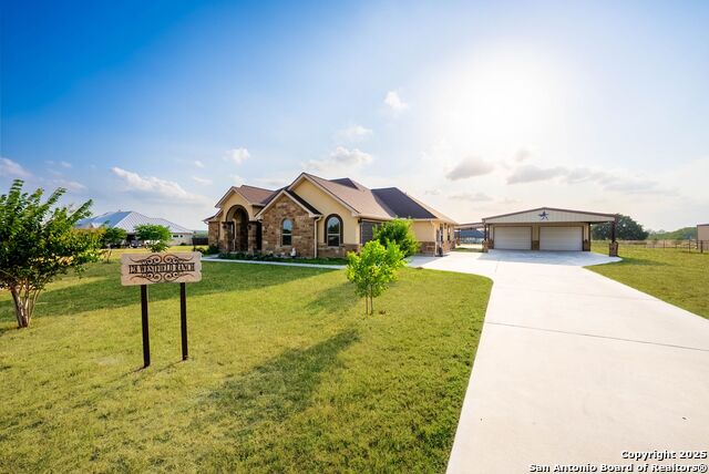 Listing photo id 4 for 128 Westfield Ranch