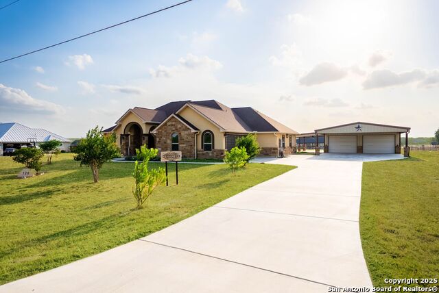 Listing photo id 5 for 128 Westfield Ranch