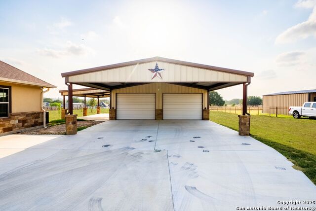 Listing photo id 7 for 128 Westfield Ranch