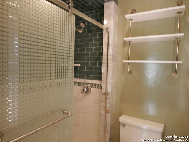 Image 12 of 20 For 207 Grandview Pl  3