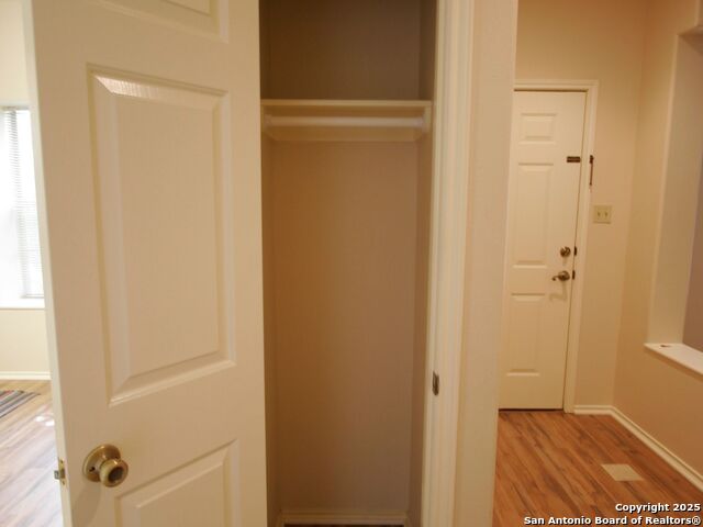 Image 8 of 20 For 207 Grandview Pl  3